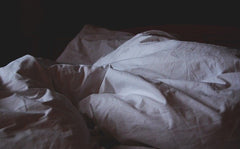 Chambre peu éclairée